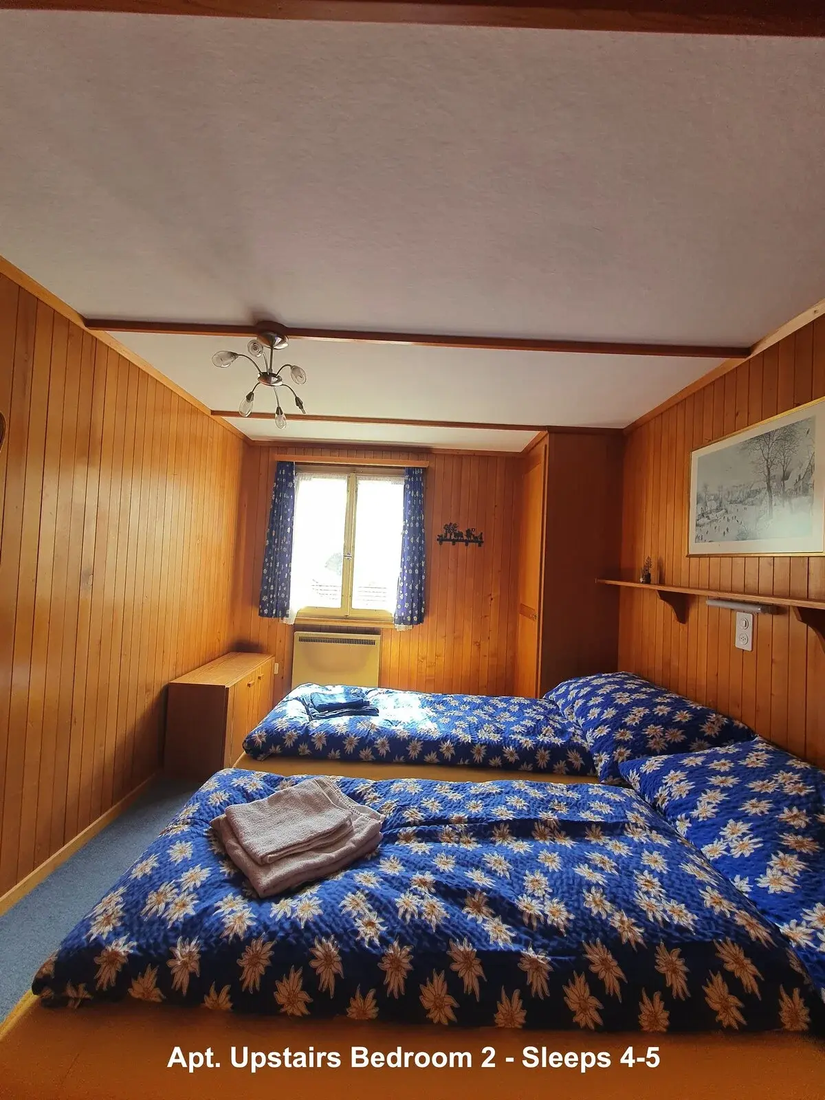 Front bedroom overview